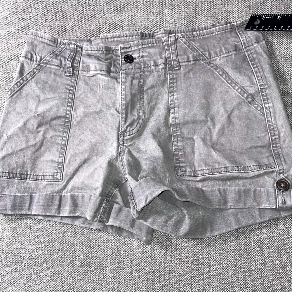 Magellan Chino Shorts Women 6 Gray Cuffed Hem Cotton Stretch Flat Front Mid Rise